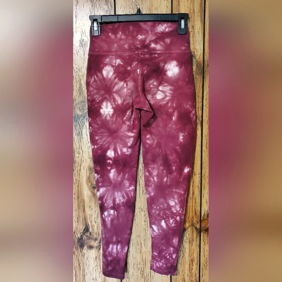 Zenana Tie Dye Maroon Leggings Size Small. Excellent condition! - Picture 2 of 6